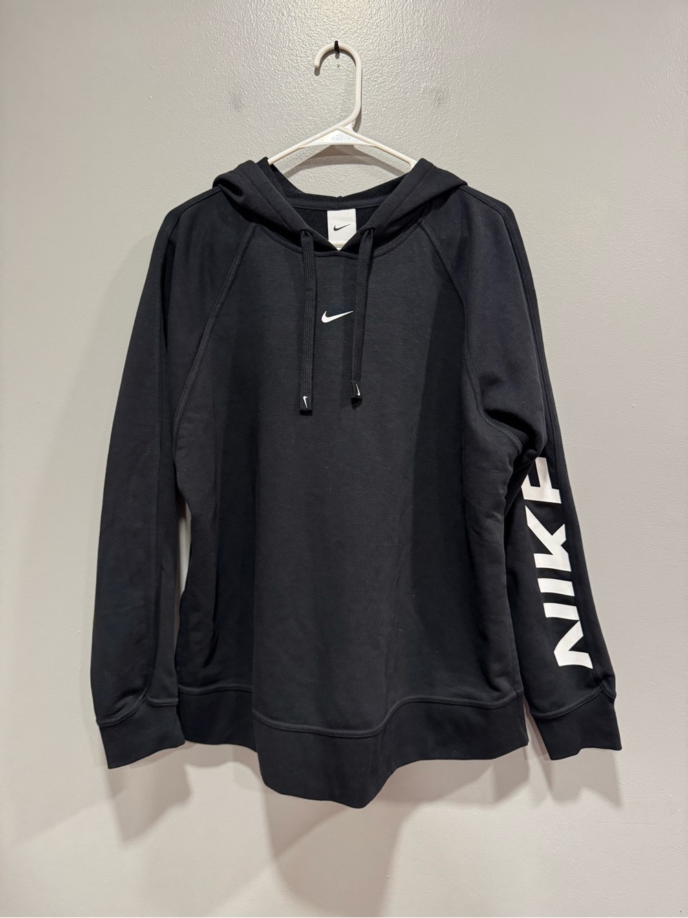 Nike Women’s Dri- Fit Graphic Hoodie in Black and White Size Large